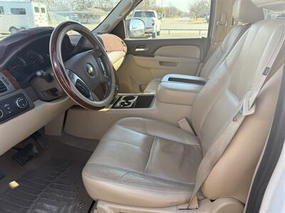 2012 Chevrolet Suburban LT 1500 4WD   - Photo 9 - Nocona, TX 76255