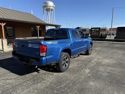 2017 Toyota Tacoma TRD Sport 4WD   - Photo 3 - Nocona, TX 76255