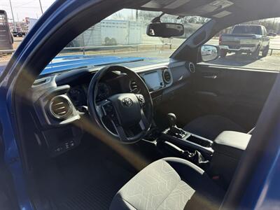 2017 Toyota Tacoma TRD Sport 4WD   - Photo 13 - Nocona, TX 76255