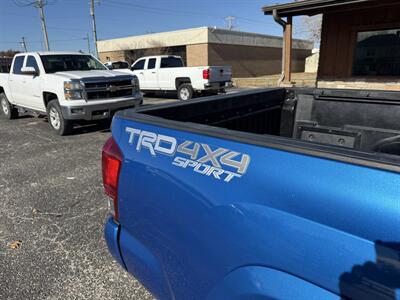 2017 Toyota Tacoma TRD Sport 4WD   - Photo 21 - Nocona, TX 76255