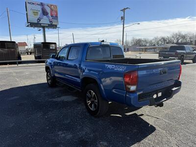 2017 Toyota Tacoma TRD Sport 4WD   - Photo 5 - Nocona, TX 76255