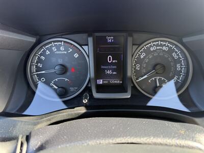 2017 Toyota Tacoma TRD Sport 4WD   - Photo 16 - Nocona, TX 76255