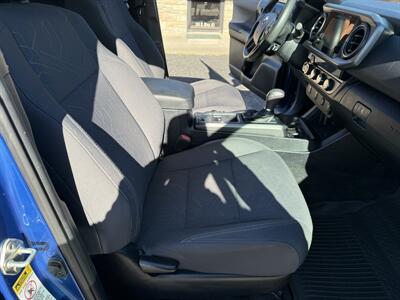 2017 Toyota Tacoma TRD Sport 4WD   - Photo 10 - Nocona, TX 76255