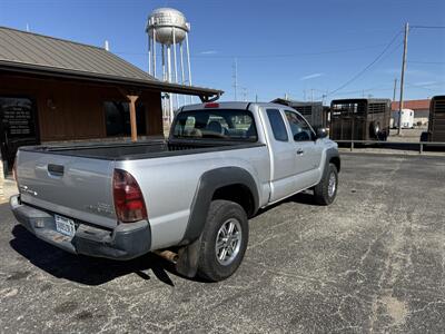 2013 Toyota Tacoma PreRunner - Photo 3 - Nocona, TX 76255