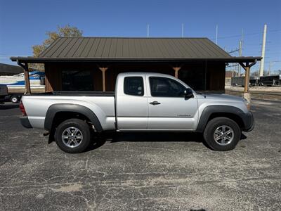 2013 Toyota Tacoma PreRunner - Photo 2 - Nocona, TX 76255