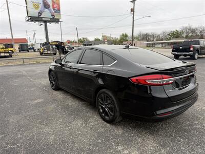 2018 Ford Fusion SE   - Photo 5 - Nocona, TX 76255