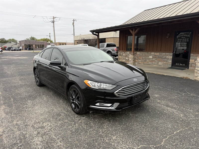 2018 Ford Fusion SE   - Photo 1 - Nocona, TX 76255
