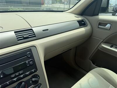 2006 Ford Five Hundred SE   - Photo 13 - Nocona, TX 76255