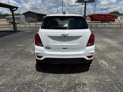 2017 Chevrolet Trax LS - Photo 4 - Nocona, TX 76255