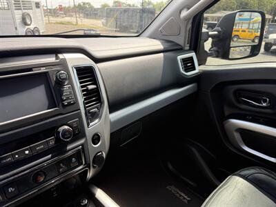 2017 Nissan Titan PRO-4X   - Photo 15 - Nocona, TX 76255