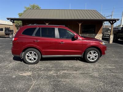 2012 Hyundai Santa Fe Limited   - Photo 2 - Nocona, TX 76255