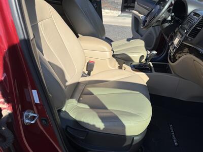 2012 Hyundai Santa Fe Limited   - Photo 10 - Nocona, TX 76255