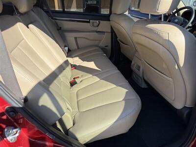 2012 Hyundai Santa Fe Limited   - Photo 11 - Nocona, TX 76255