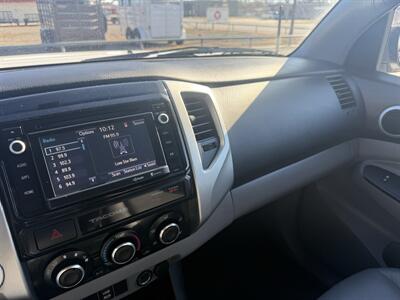 2015 Toyota Tacoma V6 4WD SR5   - Photo 15 - Nocona, TX 76255