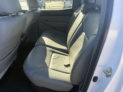 2015 Toyota Tacoma V6 4WD SR5   - Photo 12 - Nocona, TX 76255