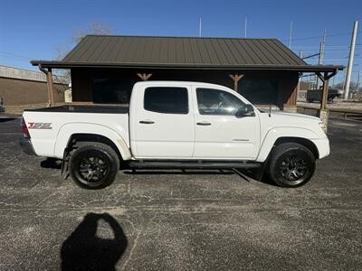 2015 Toyota Tacoma V6 4WD SR5   - Photo 2 - Nocona, TX 76255