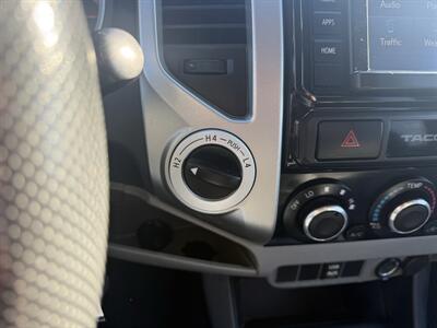 2015 Toyota Tacoma V6 4WD SR5   - Photo 17 - Nocona, TX 76255