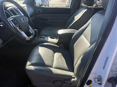 2015 Toyota Tacoma V6 4WD SR5   - Photo 9 - Nocona, TX 76255