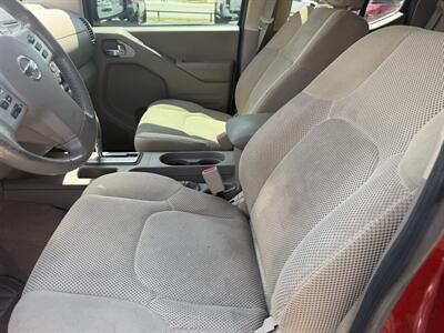2017 Nissan Frontier SV 4WD   - Photo 9 - Nocona, TX 76255