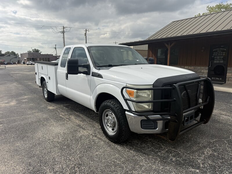 2011 Ford F-250 XL   - Photo 1 - Nocona, TX 76255