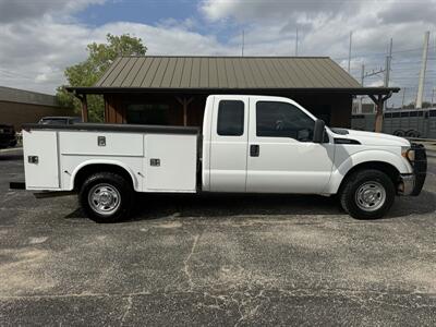 2011 Ford F-250 XL - Photo 2 - Nocona, TX 76255