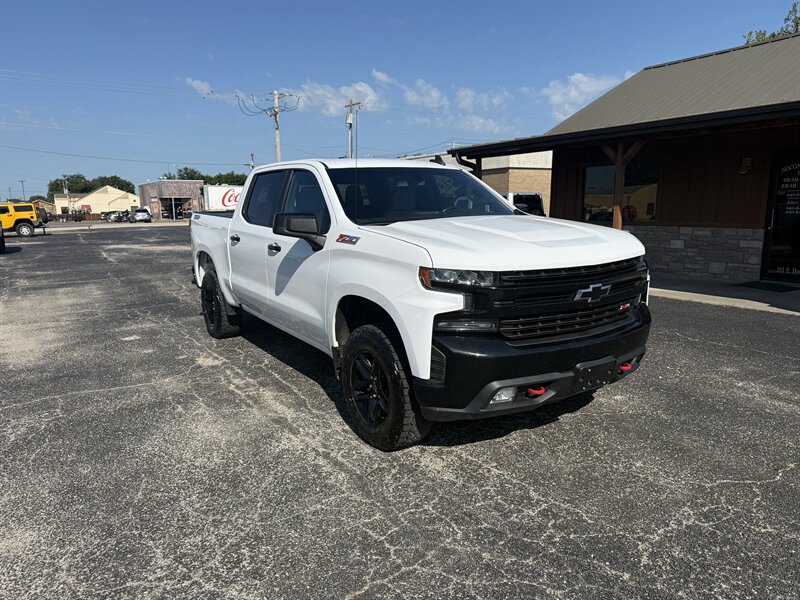 2020 Chevrolet Silverado 1500 LT Trail Boss - Photo 1 - Nocona, TX 76255