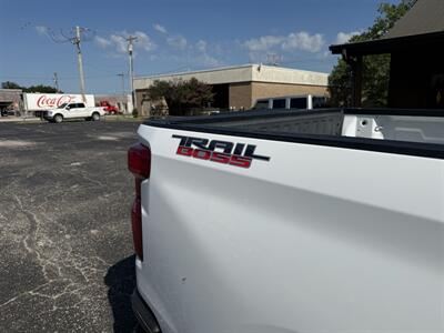 2020 Chevrolet Silverado 1500 LT Trail Boss   - Photo 23 - Nocona, TX 76255