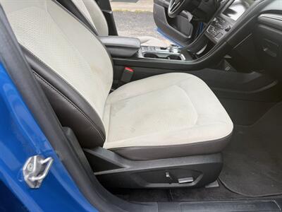 2019 Ford Fusion SE   - Photo 10 - Nocona, TX 76255