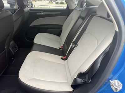 2019 Ford Fusion SE   - Photo 12 - Nocona, TX 76255