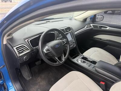 2019 Ford Fusion SE   - Photo 13 - Nocona, TX 76255