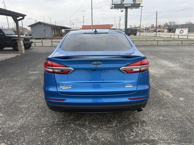 2019 Ford Fusion SE   - Photo 4 - Nocona, TX 76255