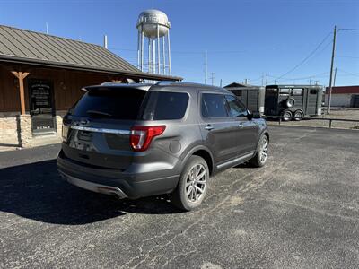 2017 Ford Explorer Limited - Photo 3 - Nocona, TX 76255