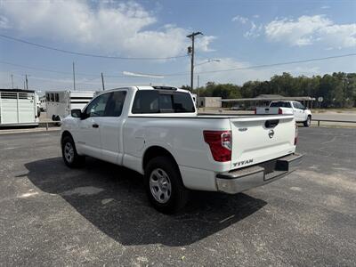 2019 Nissan Titan S   - Photo 4 - Nocona, TX 76255