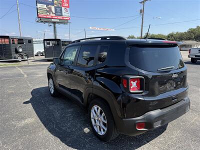 2020 Jeep Renegade Latitude   - Photo 5 - Nocona, TX 76255