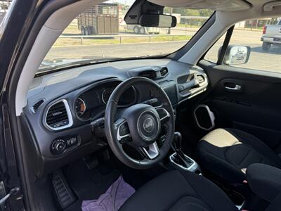 2020 Jeep Renegade Latitude   - Photo 12 - Nocona, TX 76255