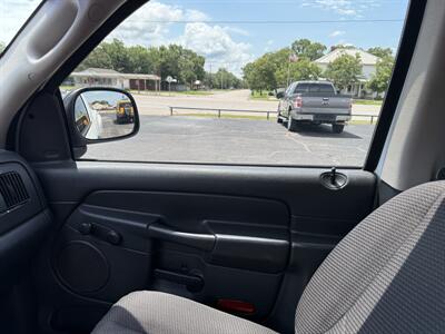 2004 Dodge Ram 1500 ST 4WD   - Photo 12 - Nocona, TX 76255
