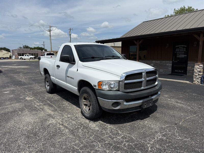 2004 Dodge Ram 1500 ST 4WD - Photo 1 - Nocona, TX 76255