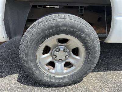 2004 Dodge Ram 1500 ST 4WD   - Photo 19 - Nocona, TX 76255
