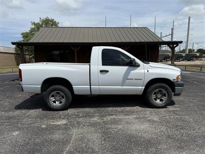 2004 Dodge Ram 1500 ST 4WD   - Photo 2 - Nocona, TX 76255