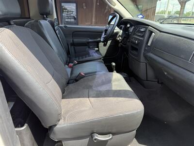 2004 Dodge Ram 1500 ST 4WD   - Photo 10 - Nocona, TX 76255