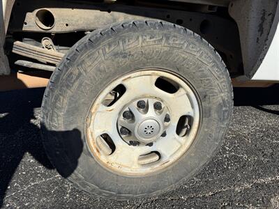 2012 Chevrolet Silverado 2500 Work Truck 4WD   - Photo 14 - Nocona, TX 76255