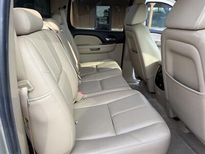 2007 Chevrolet Avalanche LT 1500   - Photo 11 - Nocona, TX 76255