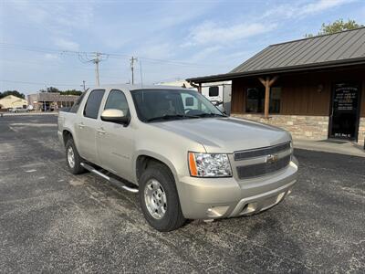 2007 Chevrolet Avalanche LT 1500   - Photo 1 - Nocona, TX 76255