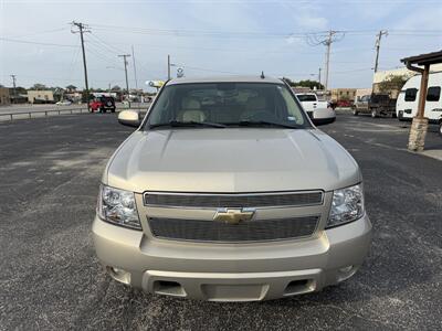 2007 Chevrolet Avalanche LT 1500   - Photo 8 - Nocona, TX 76255
