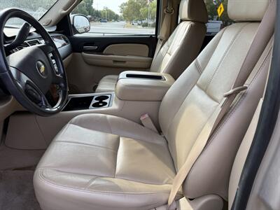 2007 Chevrolet Avalanche LT 1500   - Photo 9 - Nocona, TX 76255