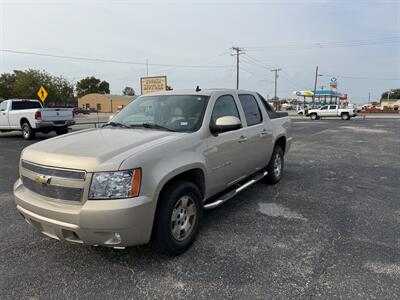 2007 Chevrolet Avalanche LT 1500   - Photo 7 - Nocona, TX 76255