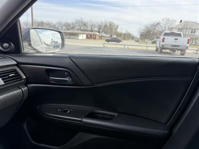 2014 Honda Accord EX-L w/Navi   - Photo 14 - Nocona, TX 76255