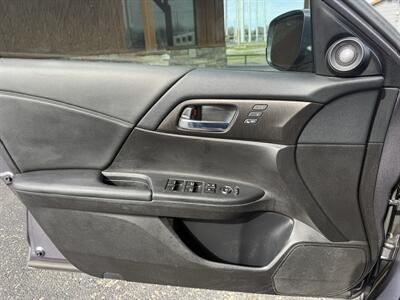 2014 Honda Accord EX-L w/Navi   - Photo 17 - Nocona, TX 76255