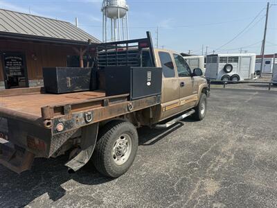 2001 Chevrolet Silverado 2500 LS   - Photo 3 - Nocona, TX 76255