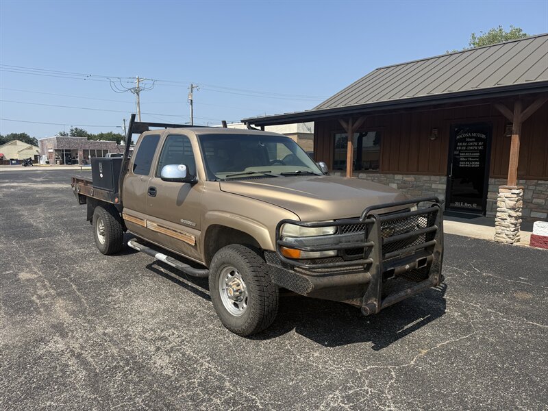 2001 Chevrolet Silverado 2500 LS - Photo 1 - Nocona, TX 76255